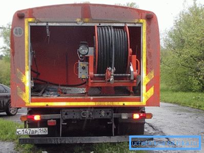 Аварыйныя машыны дапамагаюць вырашыць праблемы Аварыйныя машыны дапамагаюць вырашыць праблемы