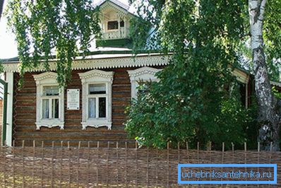 1223 Белая бяроза каля дома