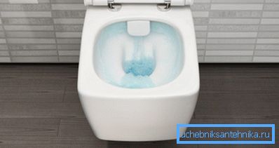 Безободковый падвесны ўнітаз