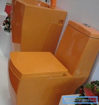Большасць вытворцаў, каб кампенсаваць кошт вырабу ствараюць камплект разам з рукамыйніцай і прадаюць яго толькі разам Большасць вытворцаў, каб кампенсаваць кошт вырабу ствараюць камплект разам з рукамыйніцай і прадаюць яго толькі разам