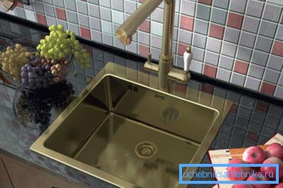 Бронзавая мыйка для кухні - саліднасці Бронзавая мыйка для кухні - саліднасці