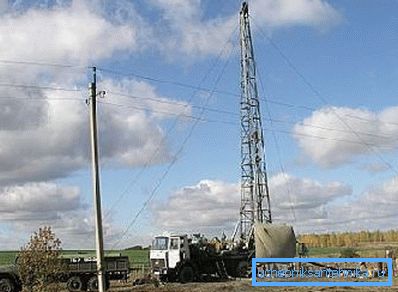 Буравая вышка ў працы Буравая вышка ў працы