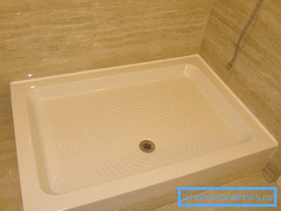 Чаша 120х90, устаноўленая на подыум. Чаша 120х90, устаноўленая на подыум.