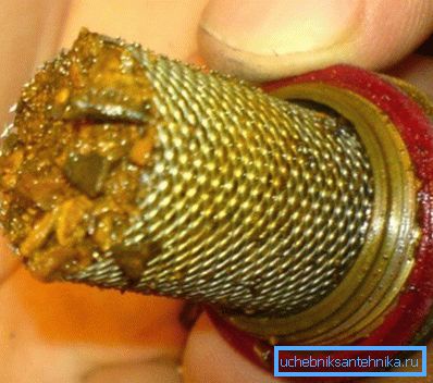 Праз пэўны час працы нават фільтр грубай ачысткі мае патрэбу ў замене або прафілактыцы, паколькі гэта адбіваецца на ціску ў сістэме Праз пэўны час працы нават фільтр грубай ачысткі мае патрэбу ў замене або прафілактыцы, паколькі гэта адбіваецца на ціску ў сістэме