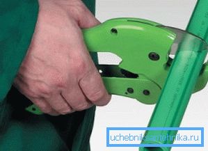 Дэманструецца рэзка складовых частак. Дэманструецца рэзка складовых частак.