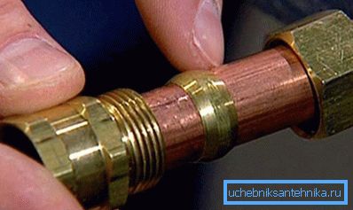 Для «халоднага» злучэнні могуць прымяняцца компрессіонные фітынгі Для «халоднага» злучэнні могуць прымяняцца компрессіонные фітынгі