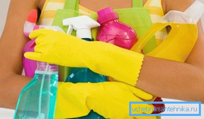 Для мыцця душавой кабінкі спатрэбіцца цэлы арсенал Для мыцця душавой кабінкі спатрэбіцца цэлы арсенал