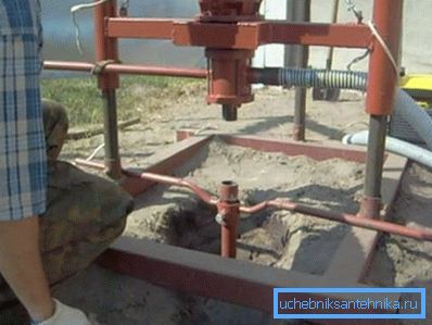 Для палягчэння асадцы ствала да станіне можа мацавацца спецыяльны фіксатар.