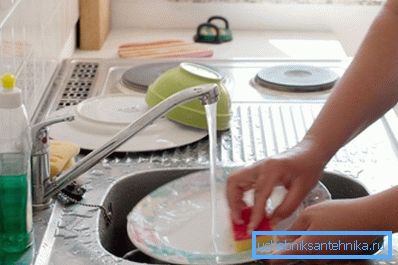 Эксплуатацыя краніка на кухні Эксплуатацыя краніка на кухні