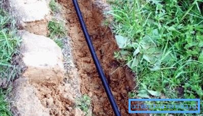 Калі глыбіня траншэі пад вадаправод невялікая, то карыстацца ёй у зімовы перыяд без спецыяльнага падаграваюць абсталявання ці ледзь атрымаецца Калі глыбіня траншэі пад вадаправод невялікая, то карыстацца ёй у зімовы перыяд без спецыяльнага падаграваюць абсталявання ці ледзь атрымаецца