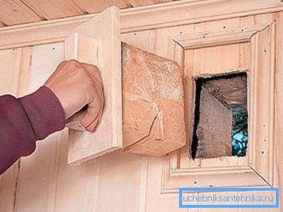 Натуральная вентыляцыя ў драўляным доме дазваляе пазбегнуць ўзнікнення цвілі і працэсаў гніення