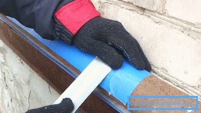 Фіксацыя грэе кабеля на металічнай трубе Фіксацыя грэе кабеля на металічнай трубе