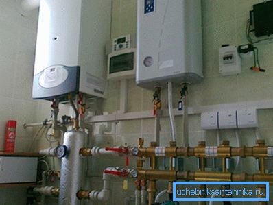 Газавы кацёл Арыстон можа быць часткай камбінаванай сеткі ацяплення з рэзервовым электрычным катлом Газавы кацёл Арыстон можа быць часткай камбінаванай сеткі ацяплення з рэзервовым электрычным катлом