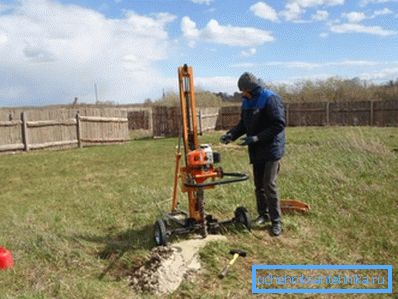 Геалагічныя пошукі ўзроўню ваданосных слаёў на прыватным участку з дапамогай бурэння. Геалагічныя пошукі ўзроўню ваданосных слаёў на прыватным участку з дапамогай бурэння.