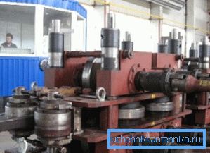Гнуткавых лінія па вытворчасці профільнай трубы Гнуткавых лінія па вытворчасці профільнай трубы