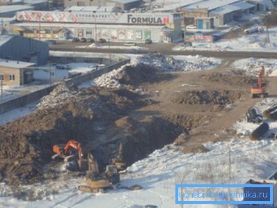 Глыбіня закладкі водаправодных труб у паўночных раёнах патрабуе вялікіх выдаткаў Глыбіня закладкі водаправодных труб у паўночных раёнах патрабуе вялікіх выдаткаў