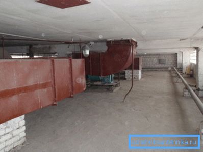 Гарызантальныя паветраводы на гарышчы дома Гарызантальныя паветраводы на гарышчы дома