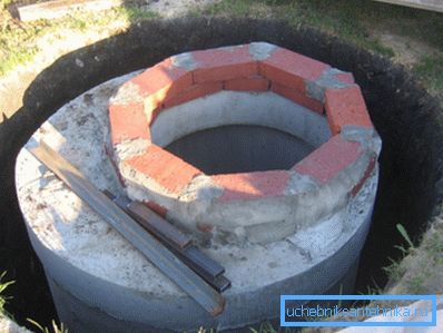 Гатовая канструкцыя з бетонных кольцаў Гатовая канструкцыя з бетонных кольцаў