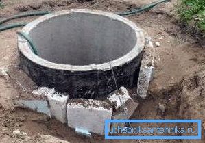 Выкарыстоўваць прастакутныя пліты для абліцоўвання цыліндру - не самая лепшая задума. Выкарыстоўваць прастакутныя пліты для абліцоўвання цыліндру - не самая лепшая задума.