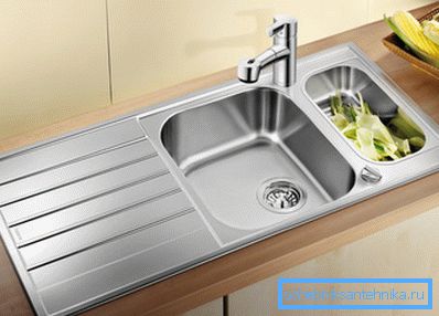 Выраб з двума працоўнымі аддзяленнямі. Выраб з двума працоўнымі аддзяленнямі.
