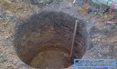 Выраб шурфа пад ўстаноўку кесона з бетонных кольцаў. Выраб шурфа пад ўстаноўку кесона з бетонных кольцаў.
