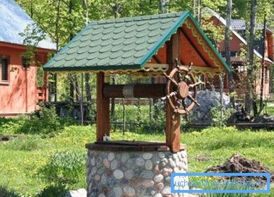 Кола, выкананае ў форме штурвала, нагадвае марскія матывы Кола, выкананае ў форме штурвала, нагадвае марскія матывы