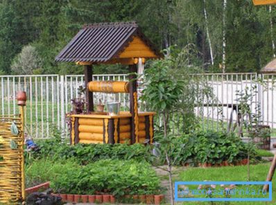 Калодзеж павінен добра ўпісвацца ў агульны дызайн участку. Калодзеж павінен добра ўпісвацца ў агульны дызайн участку.
