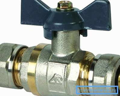 Краны для металлопластика з фітынгамі Краны для металлопластика з фітынгамі