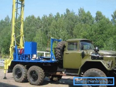 Машына, абсталяваная свідравальнай устаноўкай Машына, абсталяваная свідравальнай устаноўкай
