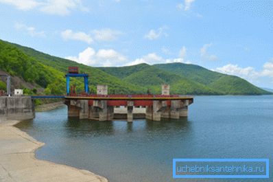Многія прадпрыемствы маюць уласны водазабор.