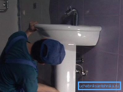 Мантаж пластыкавых элементаў рукамыйніцы
