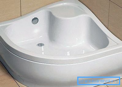 Можна знайсці керамічныя паддоны для душавых кабін з месцам для сядзення Можна знайсці керамічныя паддоны для душавых кабін з месцам для сядзення