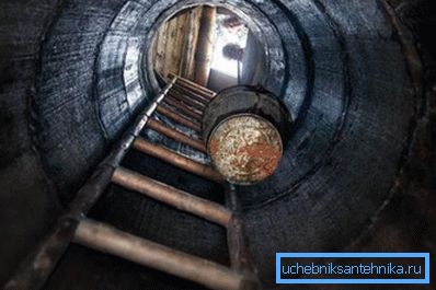 На фота - выманне бруду на паверхню На фота - выманне бруду на паверхню