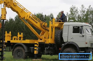 На фота- мабільная буравая ўстаноўка На фота- мабільная буравая ўстаноўка