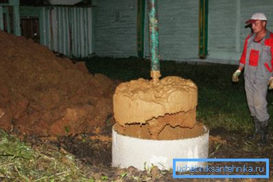 На фота- плывун ў працэсе бурэння