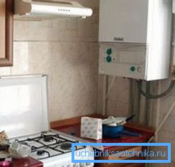 На фота - двухконтурный сучасны газавы кацёл для аўтаномнага кватэрнага абагрэву На фота - двухконтурный сучасны газавы кацёл для аўтаномнага кватэрнага абагрэву