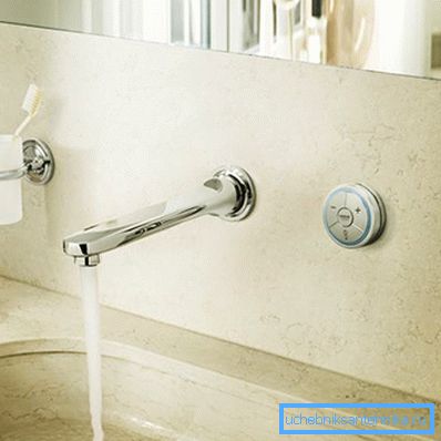 На фота - GROHE Veris F-digital.