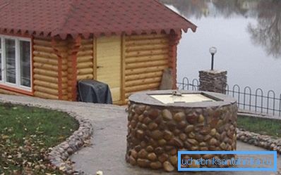 На фота: каменныя элементы глядзяцца вельмі надзейна і самавіта