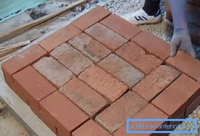 На фота - першы і другі шэрагі печы з суцэльнага цэглы На фота - першы і другі шэрагі печы з суцэльнага цэглы