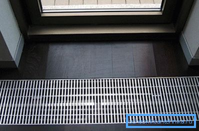 На фота - схаваны падлогавы канвектар На фота - схаваны падлогавы канвектар