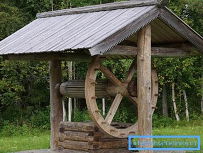 На фота тыповая канструкцыя рускага студні. На фота тыповая канструкцыя рускага студні.