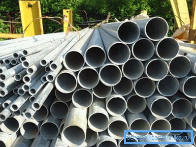 На фота - вадагазаправодныя трубы. Нам трэба будзе навучыцца вылічаць іх унутраны перасек.