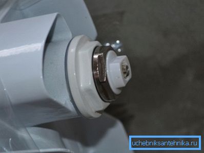 На кожным радыятары ацяплення павінен быць усталяваны кран Маеўскага На кожным радыятары ацяплення павінен быць усталяваны кран Маеўскага