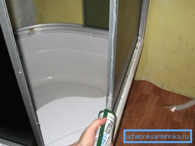 Нанясенне сіліконавага герметыка Нанясенне сіліконавага герметыка