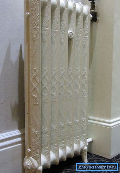 Падлогавая ўстаноўка радыятара. Падлогавая ўстаноўка радыятара.