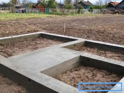 Некаторыя майстры аддаюць перавагу ствараць падстава для печы разам з асноўным падмуркам для дома, але прафесійныя майстры гэтага рабіць не рэкамендуюць, каб выключыць ўзаемадзеянне адзін на аднаго Некаторыя майстры аддаюць перавагу ствараць падстава для печы разам з асноўным падмуркам для дома, але прафесійныя майстры гэтага рабіць не рэкамендуюць, каб выключыць ўзаемадзеянне адзін на аднаго