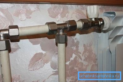 Нельга дапускаць перакосаў пры мантажы кропак спажывання і нават пры злучэнні труб паміж сабой