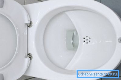 Незвычайная канструкцыя, у якой сліў і палка памяняліся месцамі Незвычайная канструкцыя, у якой сліў і палка памяняліся месцамі
