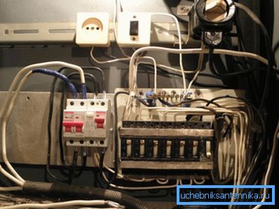 Нярэдка латунь корпуса абараняецца хромавым або нікелевых пакрыццём. Нярэдка латунь корпуса абараняецца хромавым або нікелевых пакрыццём.