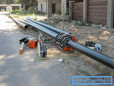 Абсталяванне для рэзкі і зварвання поліэтыленавых труб ўсутыч.